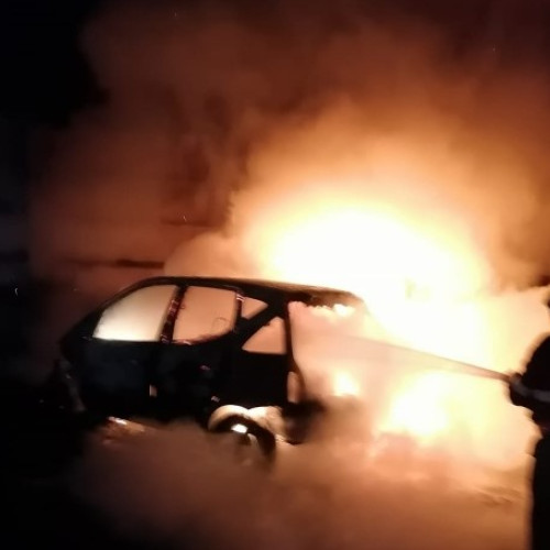 Incendiu la un autoturism în localitatea Iclod