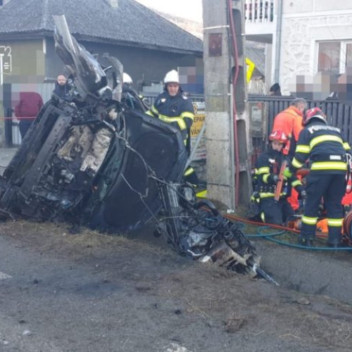 Accident rutier în Viseu de Sus, două victime transportate la spital