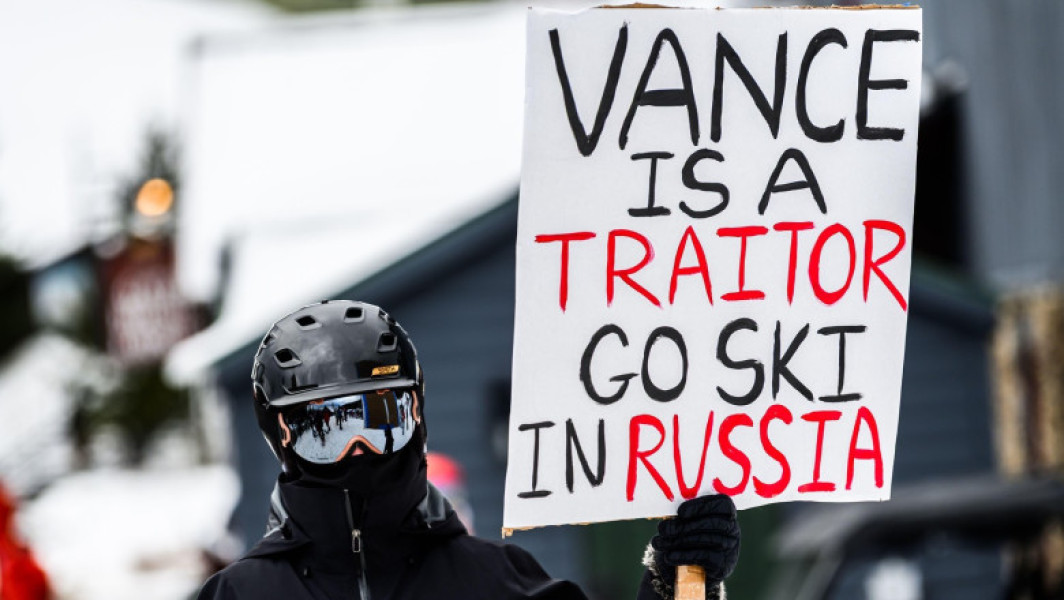 JD Vance, vicepreședintele american, mutat după protestele pro-ucrainene