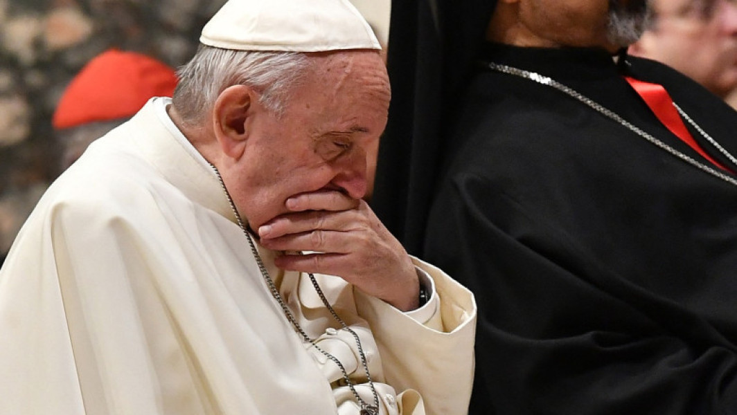 Papa Francisc, spitalizat la Roma din cauza pneumoniei