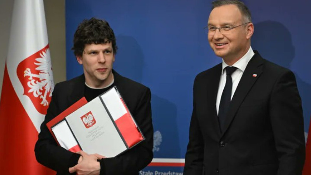 Jesse Eisenberg primește cetățenia poloneză