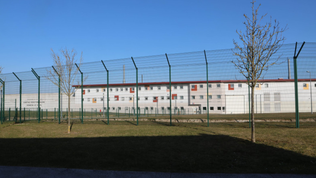 Franța va închide 200 de traficanti de droguri în închisori de înaltă securitate