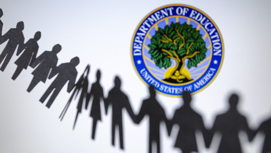 Departamentul Educației din SUA reduce aproape jumătate din personal