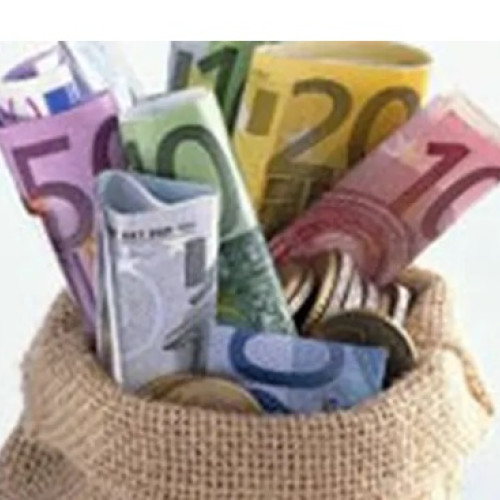 Moneda națională înregistrează o ușoară depreciere față de euro