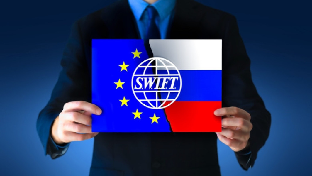 Uniunea Europeană analizează excluderea a 20 de bănci din sistemul SWIFT