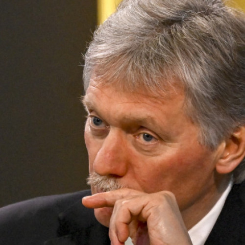 Rusia va răspunde la atacurile cu drone ale Ucrainei, conform declarațiilor purtătorului de cuvânt al Kremlinului, Dmitri Peskov. Potrivit acestuia, decizia privind momentul și modul în care va fi dat răspunsul aparține armatei și va fi luată în funcție de situație. Peskov a menționat că &quot;va fi cum și când militarii noștri consideră oportun&quot;, relatează digi24.ro.