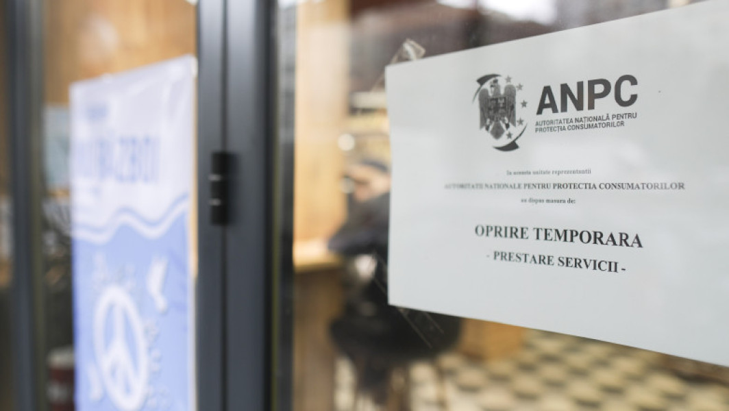 Video Inspectorii de la Protecția Consumatorului au dat amenzi pe litoral de peste 320.000 lei. Patru restaurante au fost închise