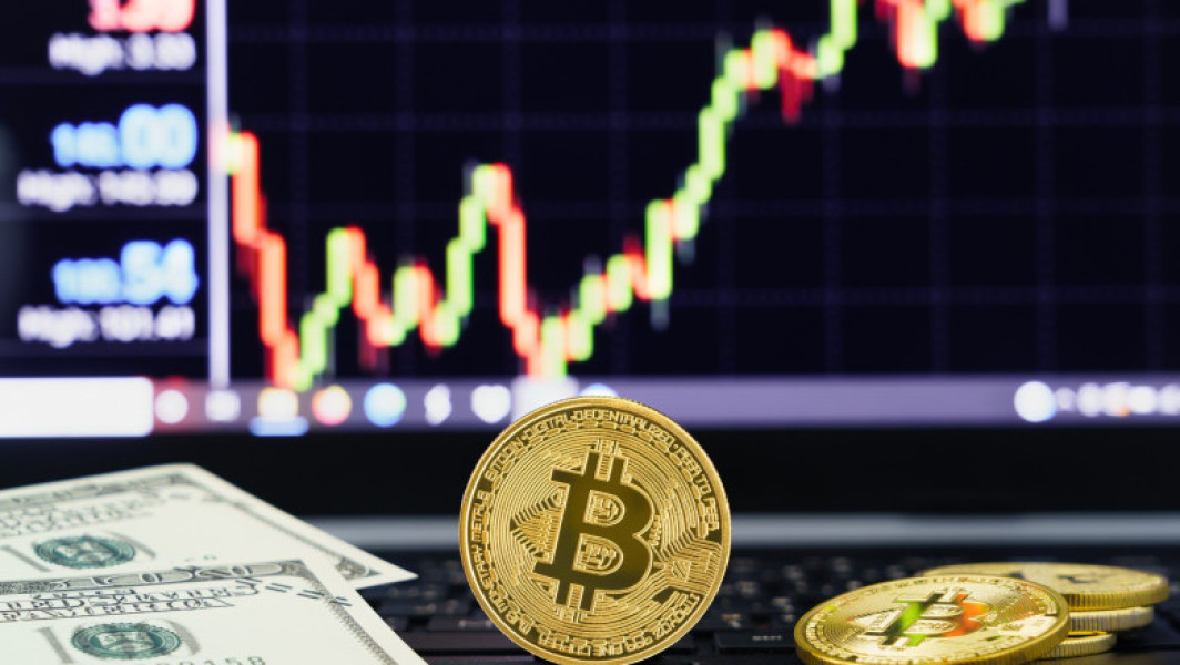 Bitcoin atinge un nou record istoric. Pe ce pariază investitorii în criptomonede