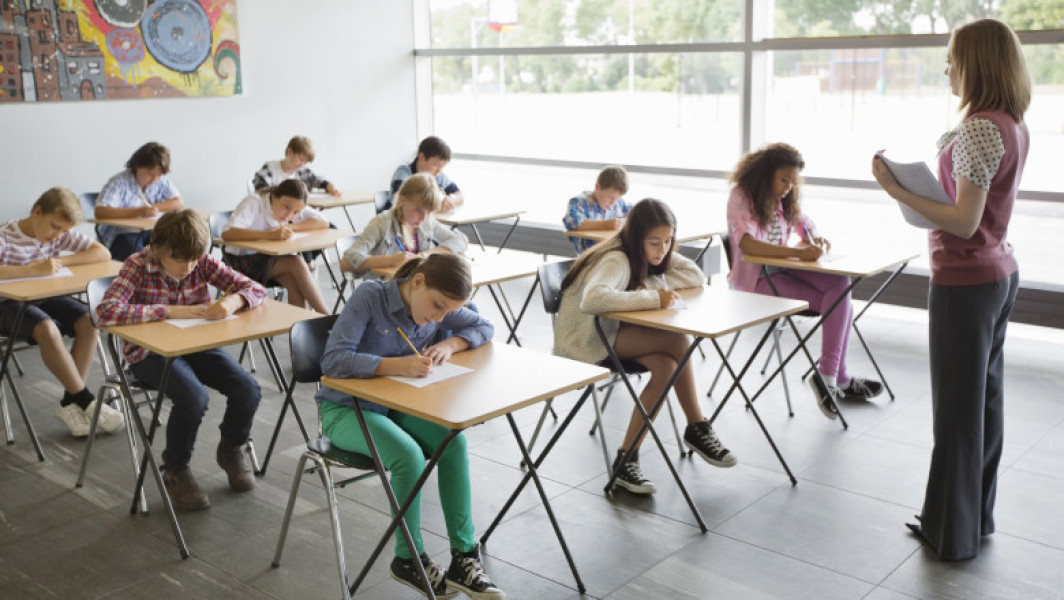 Proba scrisă la examenul de titularizare are loc marți: sunt așteptați aproape 40.000 de candidați