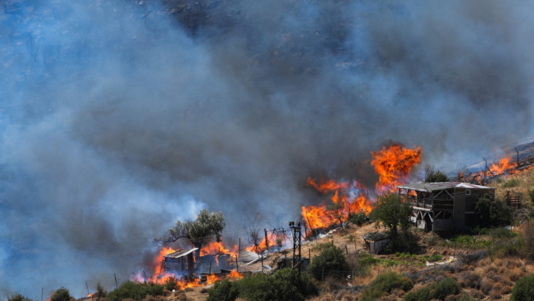 Video Incendiile de vegetație se extind, în Turcia. Sute de pompieri se luptă cu flăcările. Mai multe localități au fost evacuate