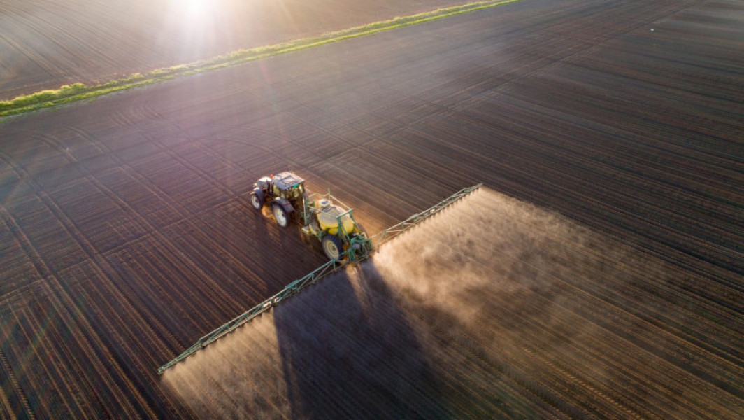 Video Comisia Europeană propune ca fermierii pensionari să nu mai primească subvenții. Reacția ministrului Agriculturii