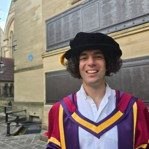 Un român devine Doctor în Inteligență Artificială la Universitatea Manchester