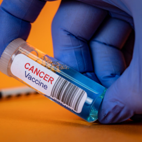 Omenirea, mai aproape de realizarea unui vaccin universal împotriva cancerului