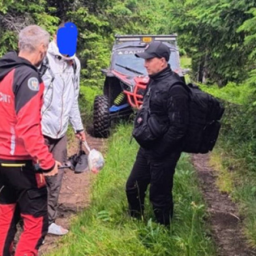 Video&Foto Trei ucraineni au fost recuperaţi de pe munte, în Maramureș. Unul este în stare critică
