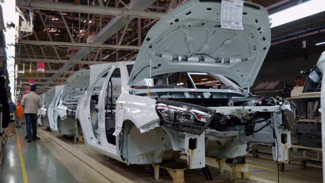 Avtovaz, cel mai mare producător auto din Rusia, vrea să reducă săptămâna de lucru. Au scăzut vânzările, iar China îi face concurență