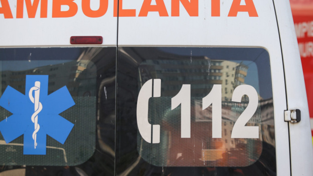 Angajat al unui centru de îngrijire din Arad, reținut după ce a lovit un minor cu o bucată de lemn. Victima a ajuns la spital