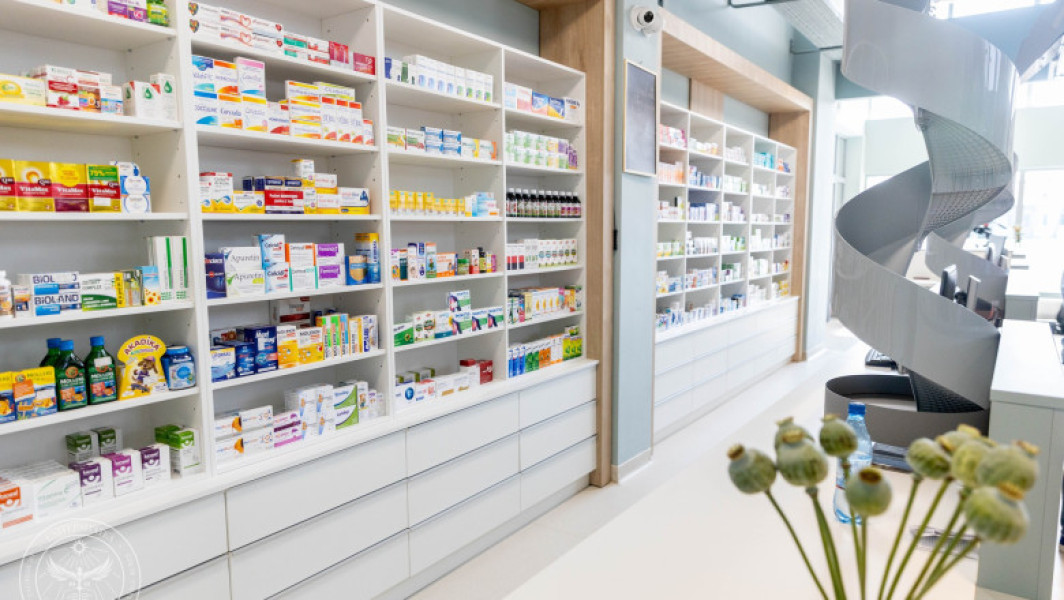 Viceprimarul din Târgu Mureș atenționează că farmacia universitară Gaudeamus nu are limba maghiară în inscripții, materiale informative
