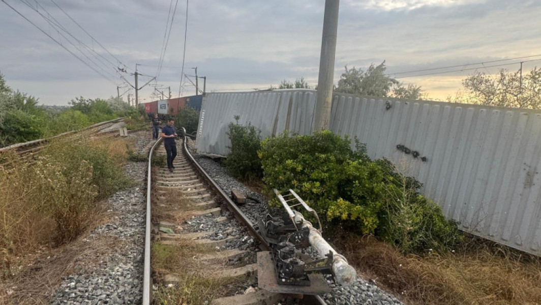 Foto Circulația trenurilor este blocată între Constanța și Mangalia, din cauza deraierii unui marfar la Agigea