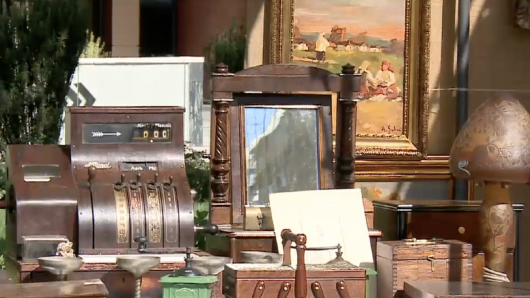 Video Saga unei opere de artă furate dintr-o expoziție din Capitală: vândută pe 50 de euro într-un târg, a ajuns în cele din urmă la autoare