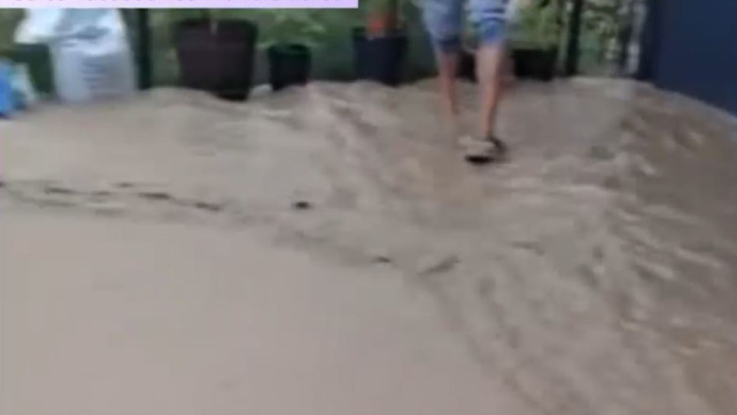 VIDEO Rupere de nori în Maramureș și Suceava: Furtuna a făcut ravagii în Sighetu Marmației