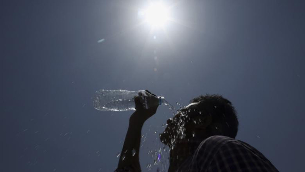 Cod galben de caniculă. Temperaturi de până la 36 de grade în București şi în opt judeţe din sudul ţării
