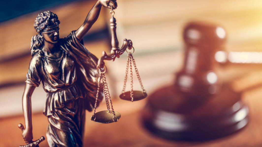 Lipsurile sistemului de justiție percepute de procurori: „Legislația penală oferă cele mai multe drepturi pentru suspect/inculpat”