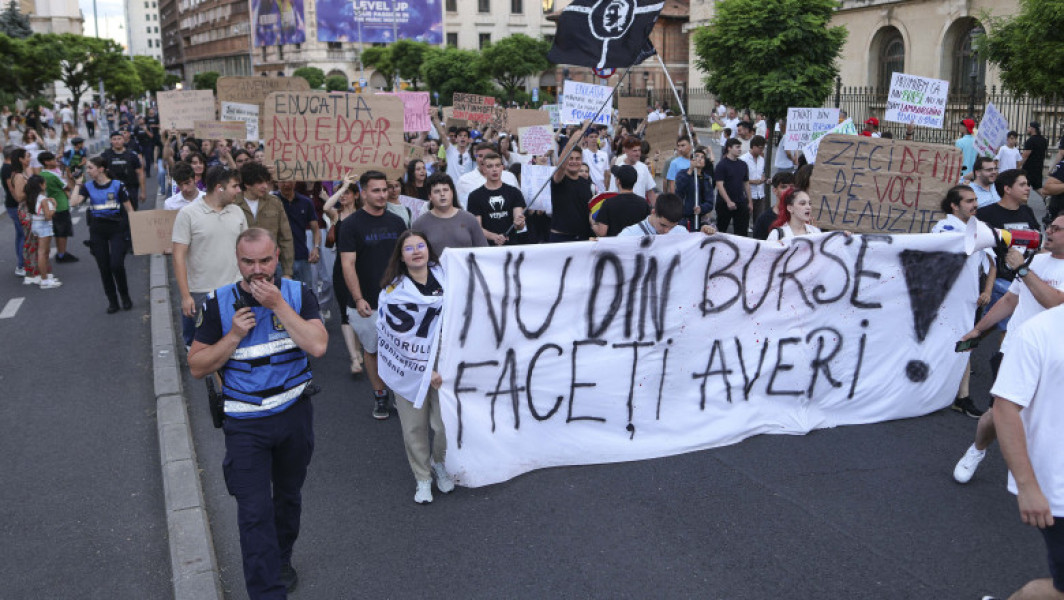 Reacția ANOSR după tăierea burselor pentru studenții de la taxă: „O măsură injustă şi discriminatorie”