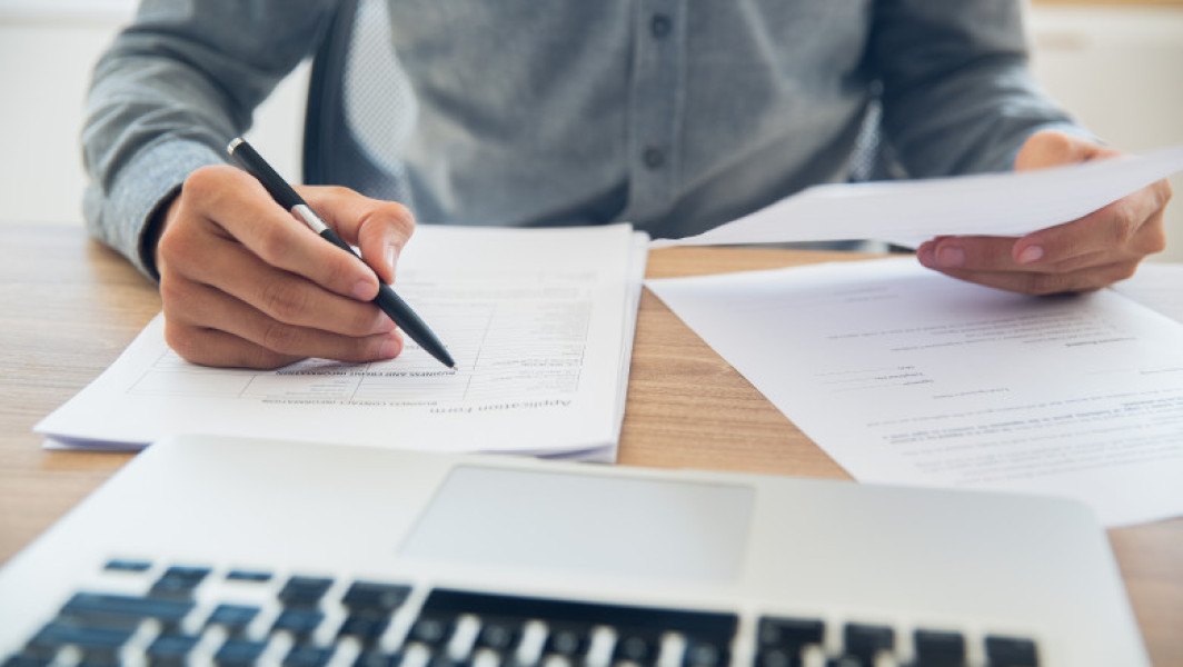 Ce taxe și contribuții plătești către stat dacă obții venituri din drepturi de autor sau din proprietate intelectuală