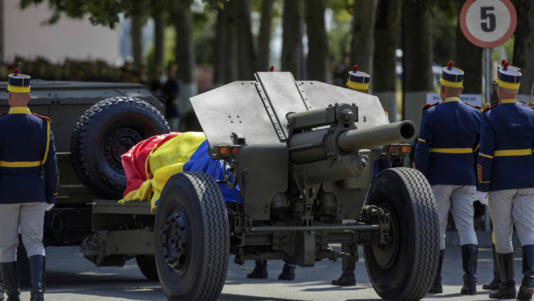 Video&Foto De ce șefii de stat, înmormântați cu onoruri militare, sunt transportați pe un afet de tun. Cine a instituit această tradiție