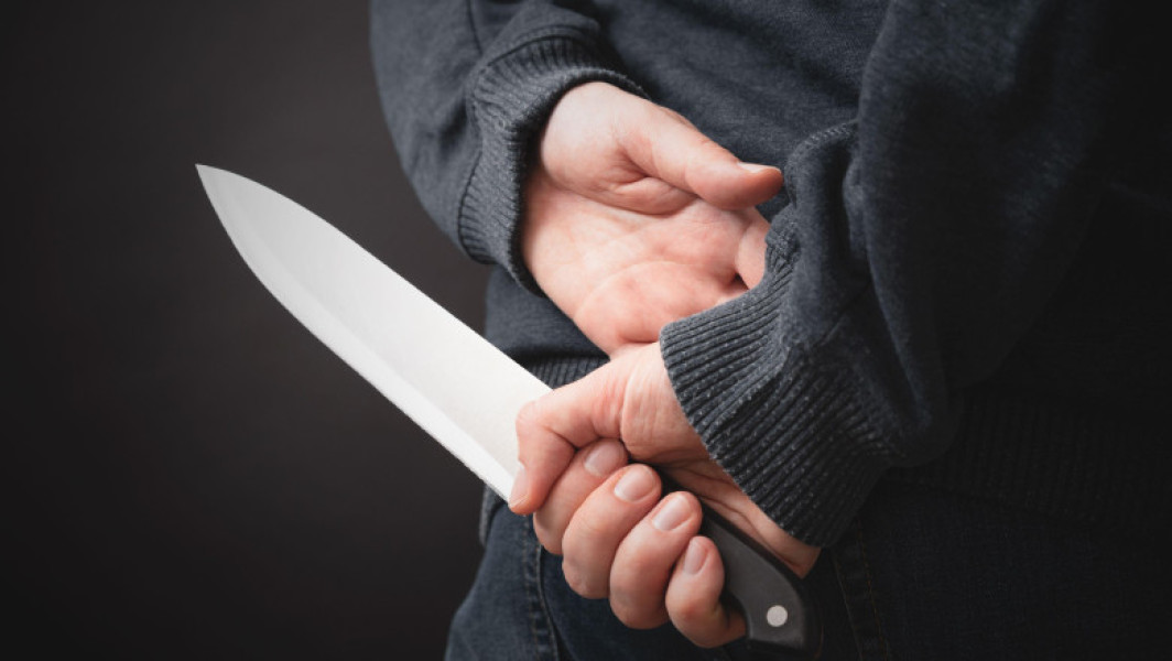 Nou caz de violență domestică: O femeie de 76 de ani din Argeș a fost înjunghiată de soțul ei
