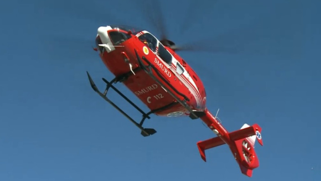 Video Încă un accident la raliu: un pilot a intrat într-un copac, în timpul pregătirii pentru cursă. Intervenție a elicopterului SMURD