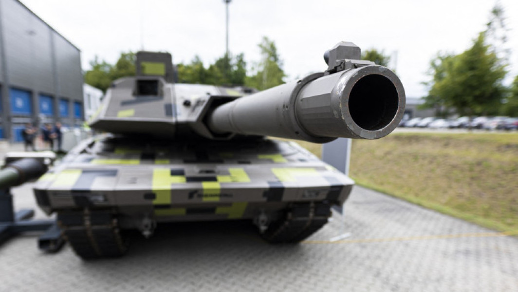 Șeful celui mai mare producător german de arme spune că prețurile tancurilor și armamentului vor scădea, în timp ce Europa se înarmează