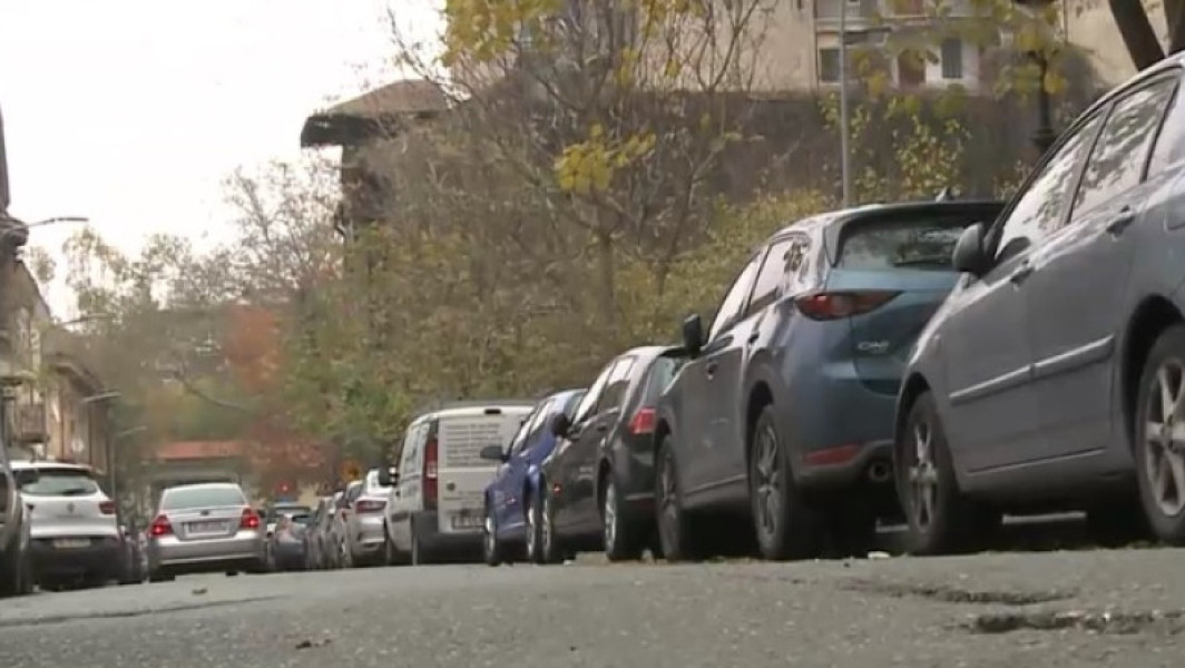 Bujduveanu vrea să scape de mașinile parcate pe prima bandă a șoselelor: „Traficul se reduce cu 33%”