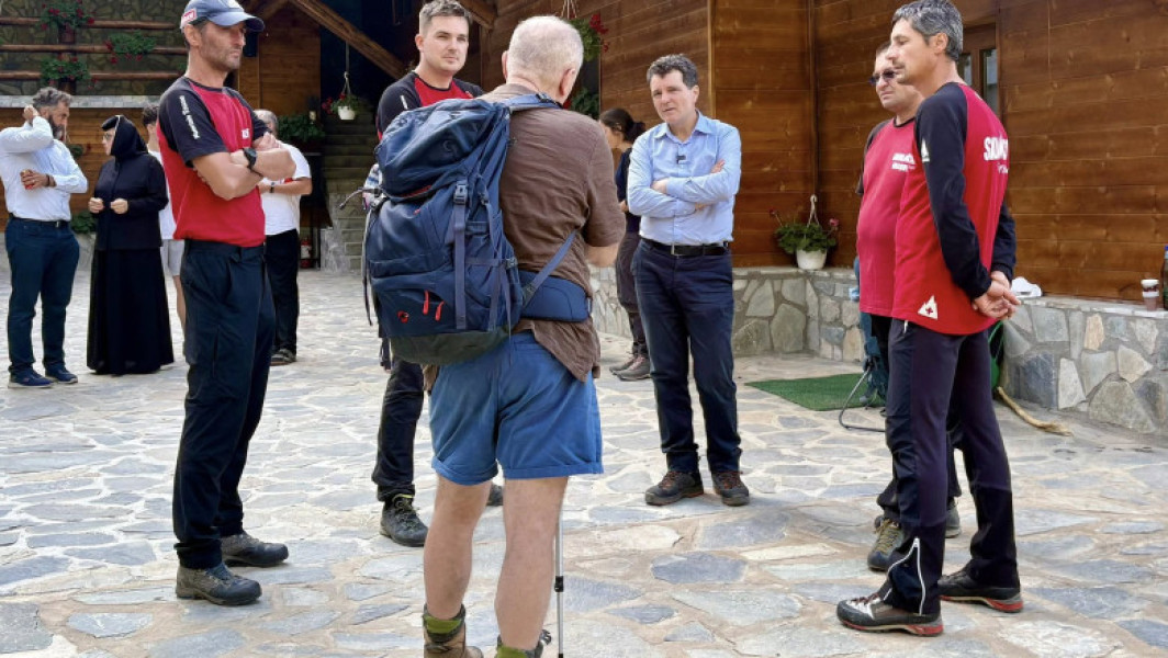 Preşedintele Nicuşor Dan şi vicepremierul Tanczos Barna, întâlniri cu salvamontiştii din zona Brașov: despre ce au discutat