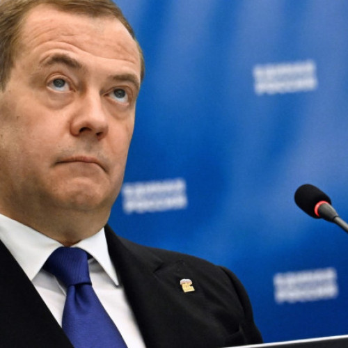 Mesajul ironic al lui Medvedev, după ce Trump i-a spus lui Zelenski că SUA vor ajuta la garantarea securității Ucrainei