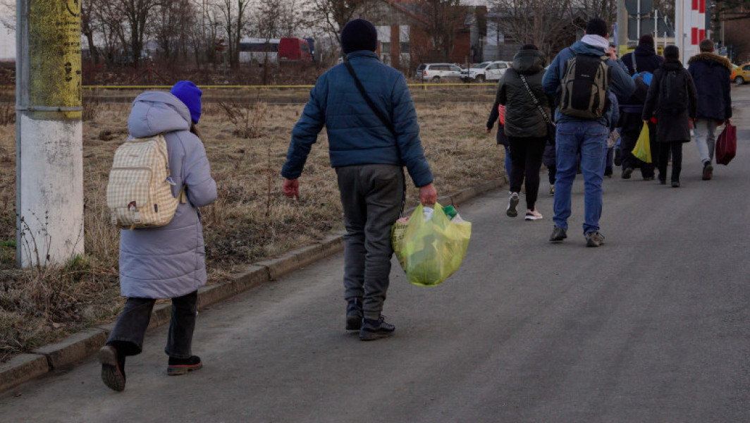 Peste 5.400 de ucraineni au trecut ilegal frontiera României în primele șapte luni ale anului 2025, anunță Poliția de Frontieră. Potrivit reprezentanților instituției, cifra este mai mică în comparație cu aceeași perioadă din anul trecut, atunci când au fost depistați peste 7.600 de cetățeni ucraineni care încercau să treacă fraudulos granița.