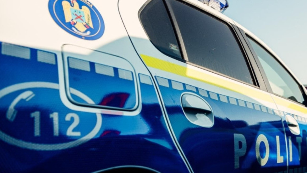 bărbat de 75 de ani oprise de poliție după ce a alergat cu un cuțit după soția lui