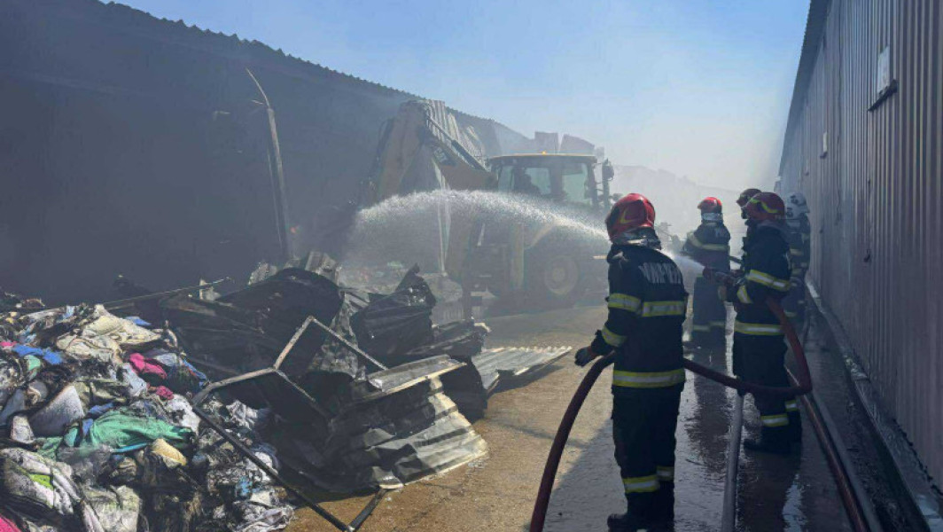 Monitorizare continuă a calității aerului după incendiu la centrul comercial Dragonul Roșu