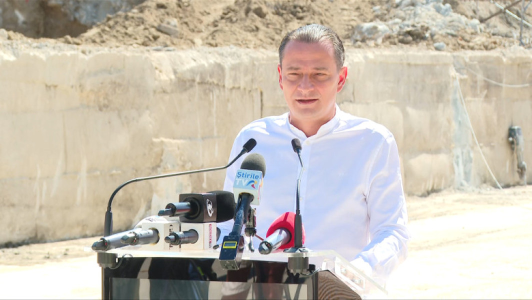 Daniel Băluță, primarul Sectorului 4 și favorit în sondaje pentru cursa către Primăria Capitalei, a declarat că își dorește ca toate partidele din coaliție să susțină împreună un candidat comun la alegeri. Acesta a amintit liberalilor că PSD a avut parte de sprijinul lor la alegerile prezidențiale și a subliniat că acum „este rândul lor să sprijine un candidat comun.”