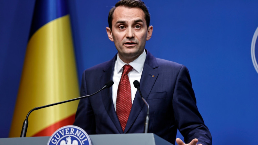 Guvernul propune reduceri importante pentru autoritatile din sectorul de energie, finance și comunicații