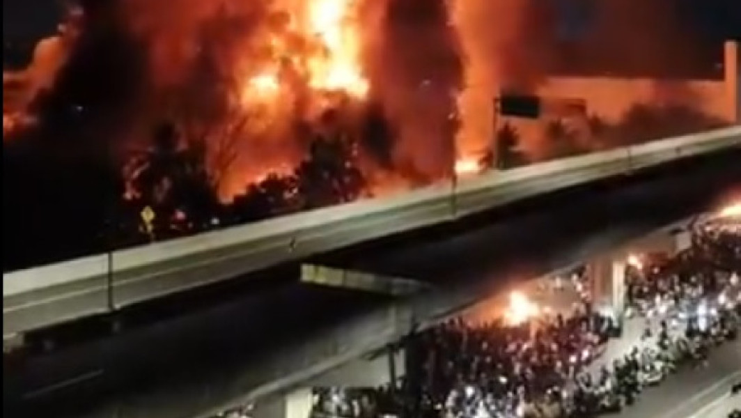 Incendiu la makassar după proteste violente