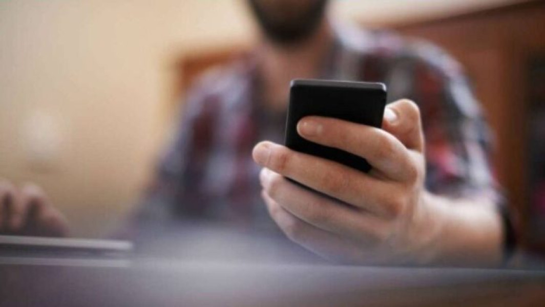 Doi oameni prejudiciați după divulgare de date bancare prin platforme online