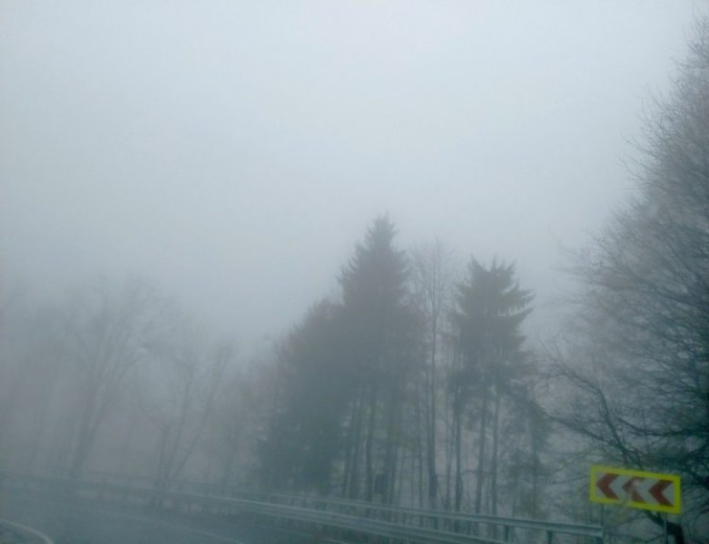 Ceață densă va afecta mai multe localități din Cluj și Maramureș sâmbătă dimineața