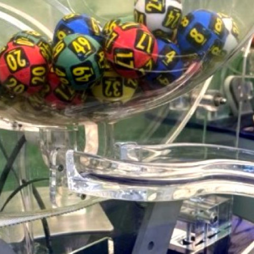 Continuați extragerile loto cu premii și avertismente despre înșelătorii online