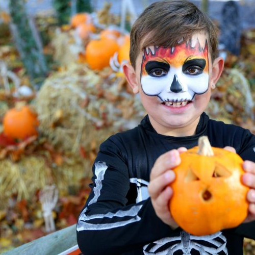 Copiii și tradițiile românești: între povești autentice și obiceiuri importate