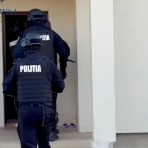 78 de percheziții în întreaga țară pentru combaterea infracțiunilor economico-financiare și armelor