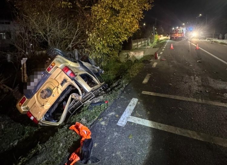 Un bărbat a murit după ce mașina în care se afla s-a răsturnat la Făurești