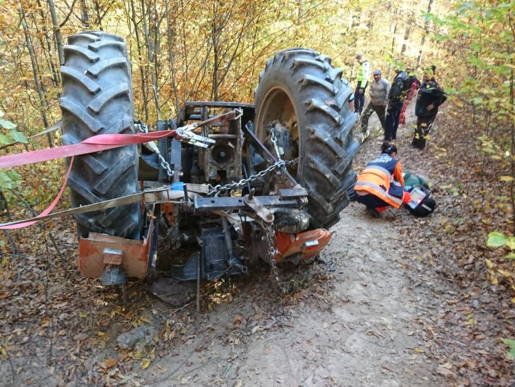 Victimă prinsă sub tractor în Vișeu de Jos, aplicat protocol de resuscitare