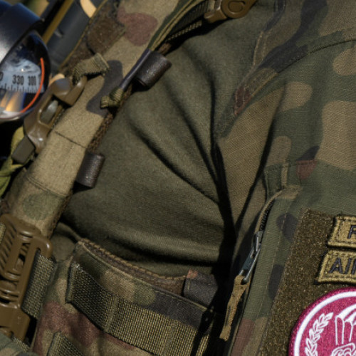 Majoritatea polonezilor resping revenirea serviciului militar obligatoriu