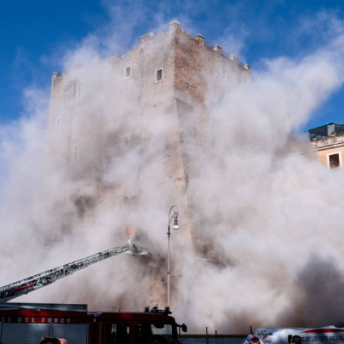 Muncitor grav rănit în urma prăbușirii parțiale a unui turn medieval în Roma